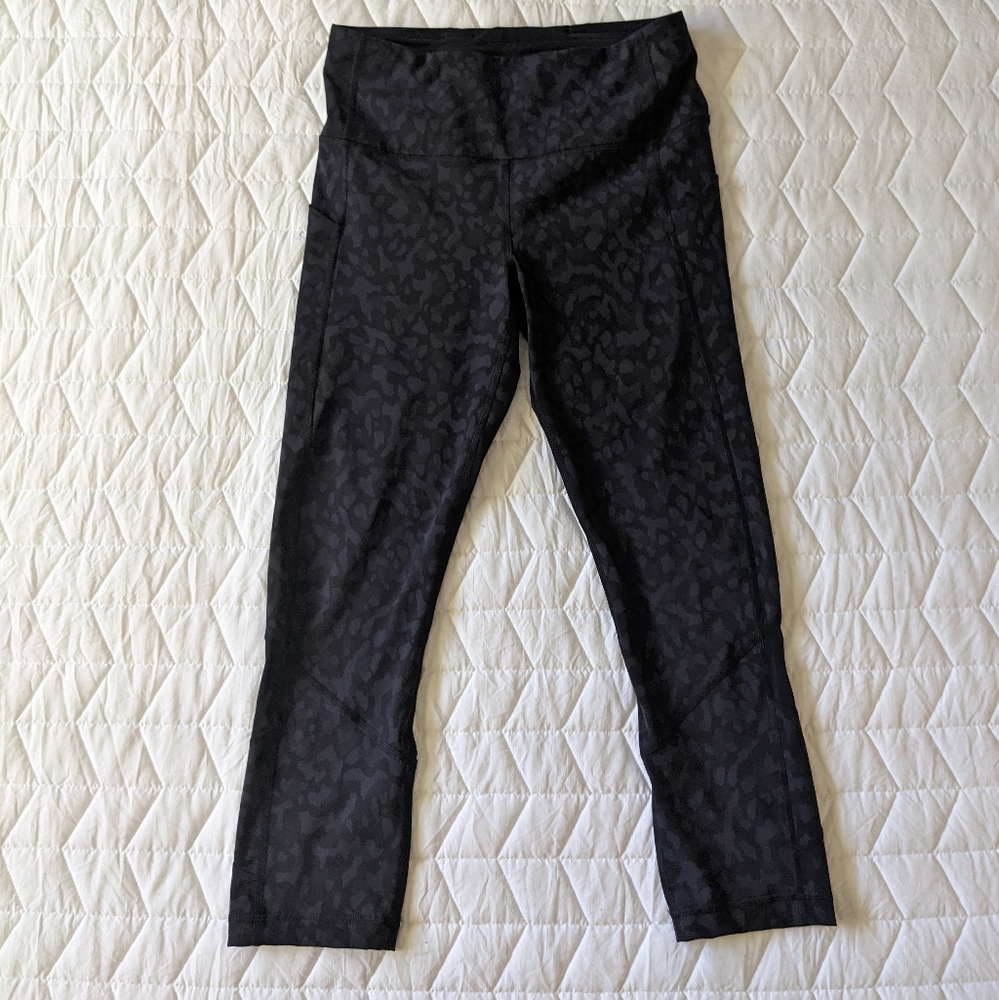 Lululemon Wunder Under High Rise Crop - Size 6